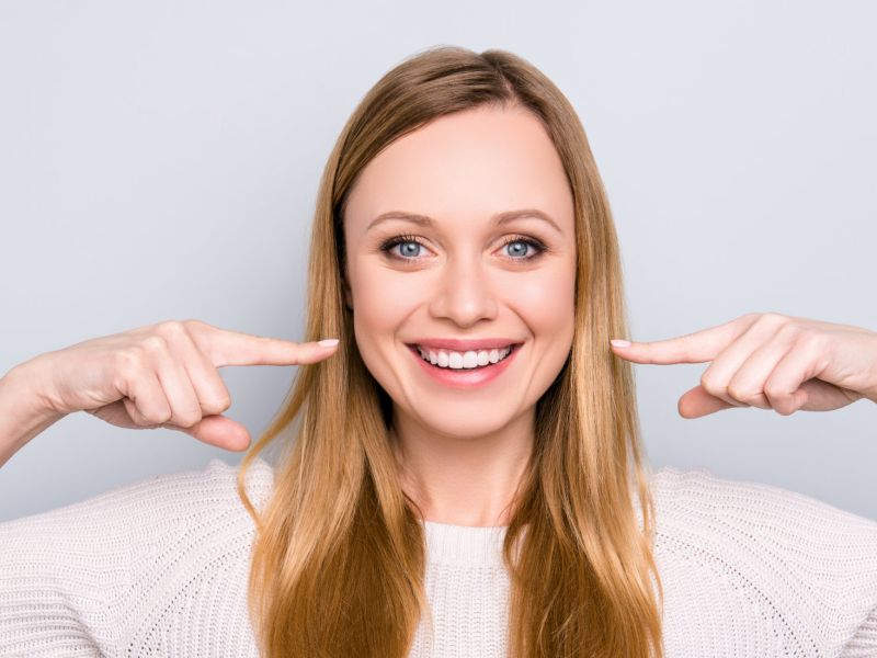 Dental implant consultation in the imaging-equipped upper surgery